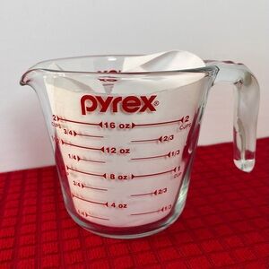 Pyrex 2 Cup Glass Measuring Cup Red Print Metric USA Microwave Safe